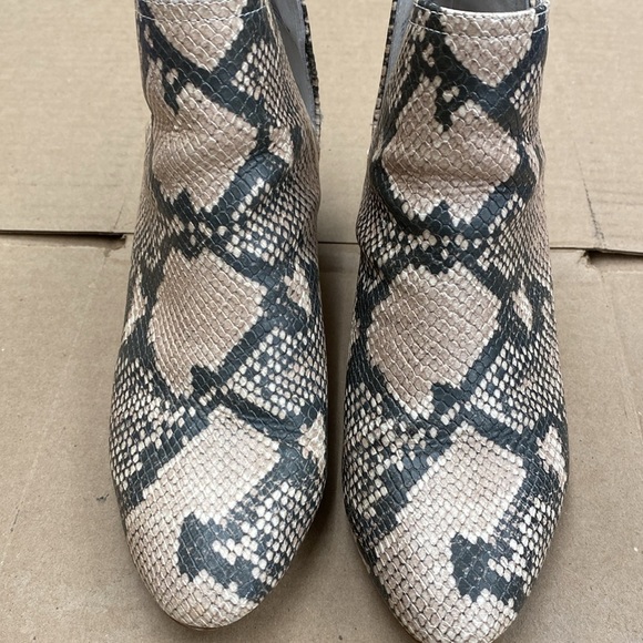 Steve Madden Rockir‎ Snakeskin Embossed Ankle Boots Women's 7.5 - Picture 2 of 8